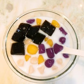 大腸癌年輕化！「台灣7.8年級生」罹腸癌風險最高　醫證實「2關鍵害的」快戒掉：老年人反而沒有