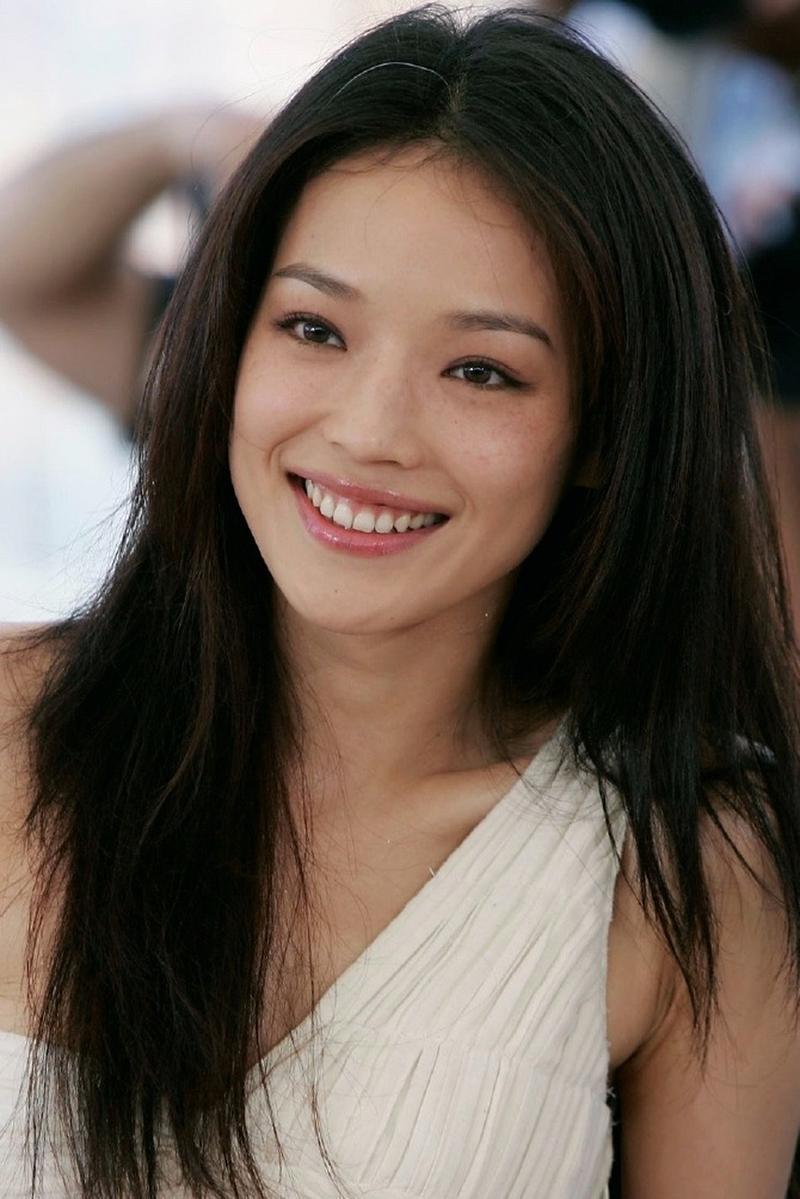 一當導演就奪大獎!49歲舒淇「老公驚喜站台」 甜蜜合體「51歲老公卻像她叔叔」網愣:像兩輩人