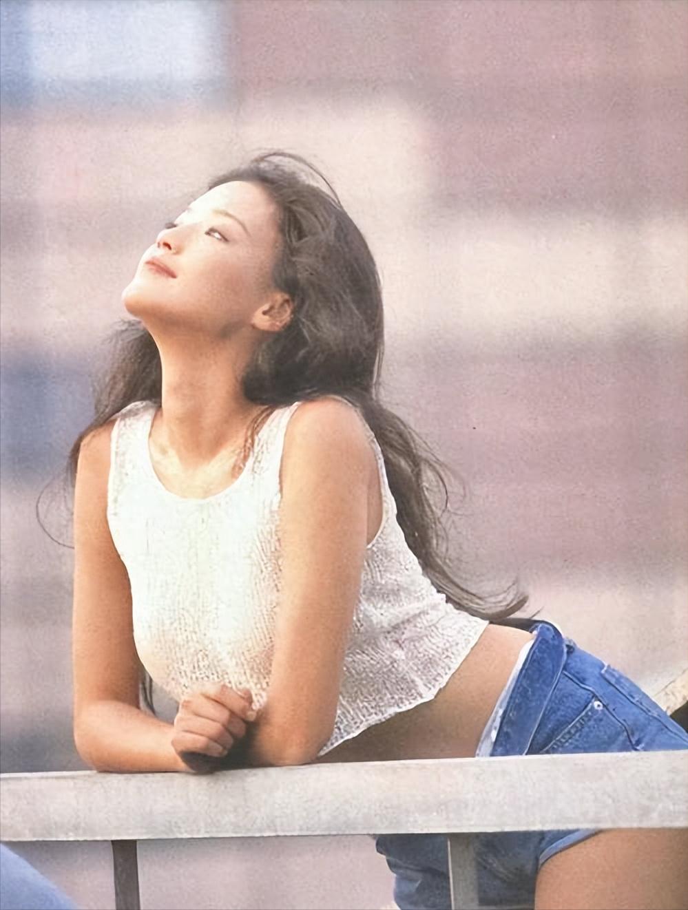 一當導演就奪大獎!49歲舒淇「老公驚喜站台」 甜蜜合體「51歲老公卻像她叔叔」網愣:像兩輩人