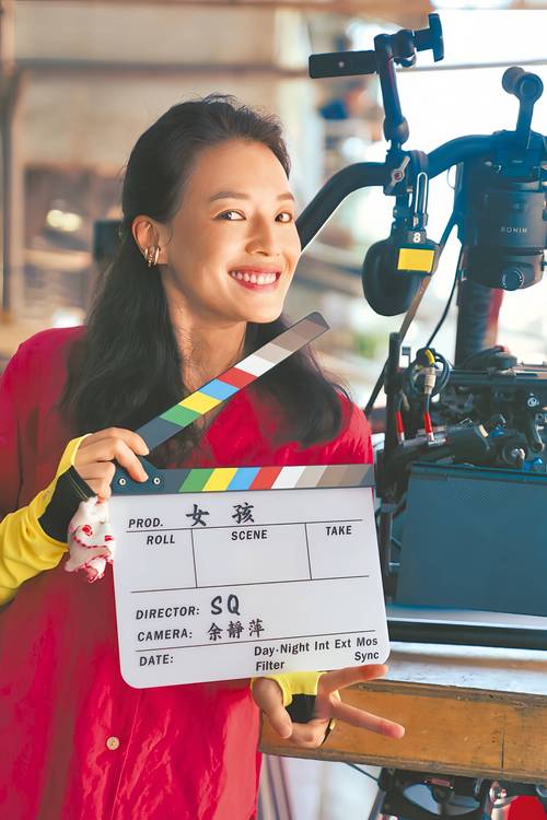 一當導演就奪大獎!49歲舒淇「老公驚喜站台」 甜蜜合體「51歲老公卻像她叔叔」網愣:像兩輩人