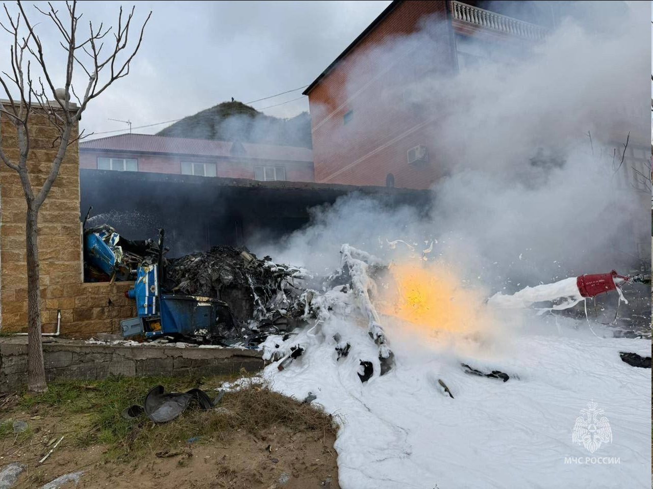 飛機突然墜毀!海灘瞬間起火「目前死傷曝光」