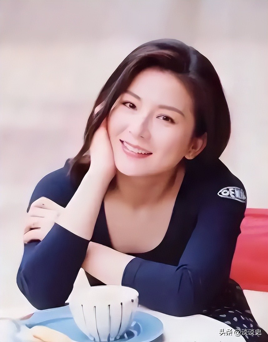 曾在樂壇發光發熱！昔日天后「67歲依舊未婚未生」　痛失摯愛「遭遇打擊無法自理生活」令人嘆息