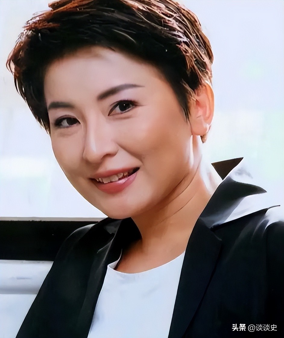 曾在樂壇發光發熱！昔日天后「67歲依舊未婚未生」　痛失摯愛「遭遇打擊無法自理生活」令人嘆息