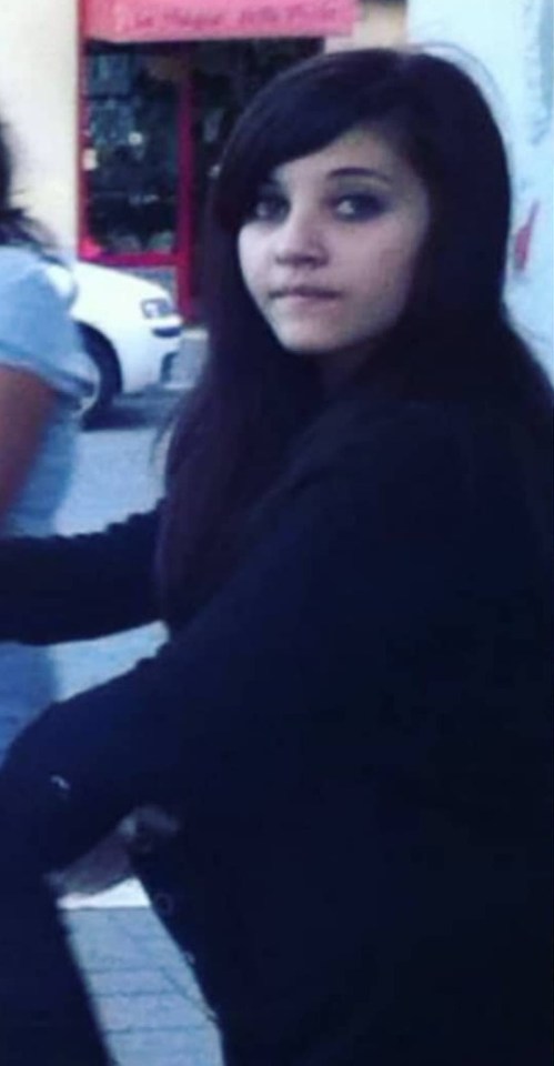 想當人型殭屍貓！24歲女全身改造「超過20處穿孔」　「原本美貌曝光」有著異域魅力