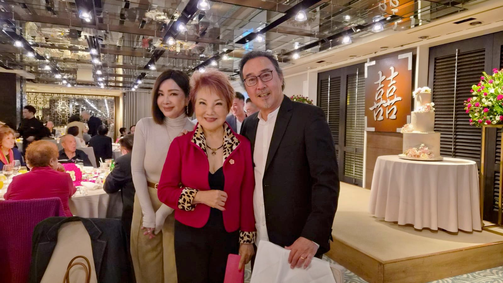 獨自拉拔女兒嫁人!70歲瓊瑤影后「合照陳美鳳超凍齡」 不捨告白女婿「吵架了別還給我?」