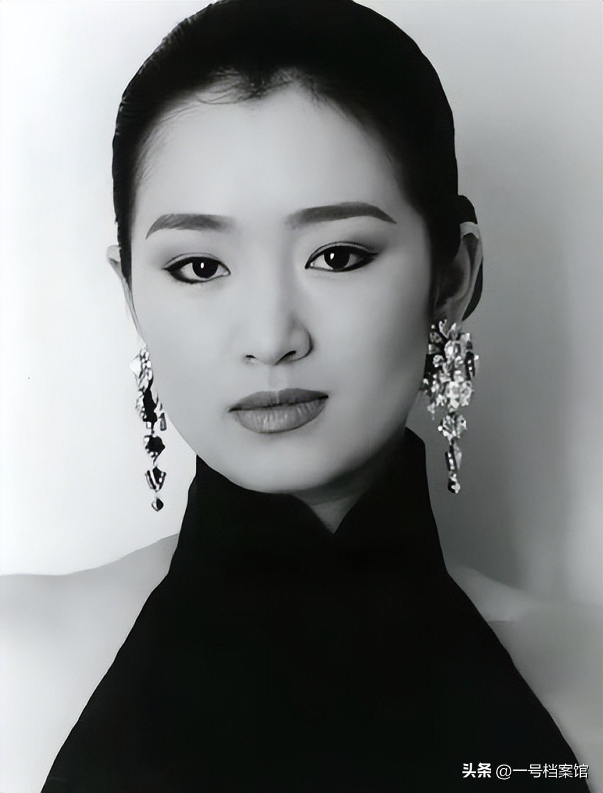 歲月不饒人?59歲大咖影后「無修圖照盡顯老態」 放大看「明顯垂下來」網嚇壞:以為是隔壁大媽