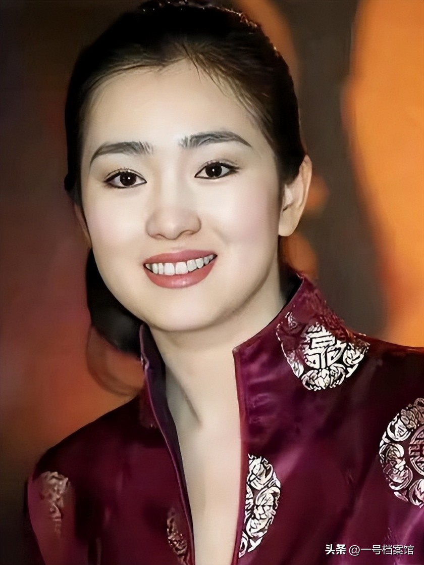 歲月不饒人?59歲大咖影后「無修圖照盡顯老態」 放大看「明顯垂下來」網嚇壞:以為是隔壁大媽