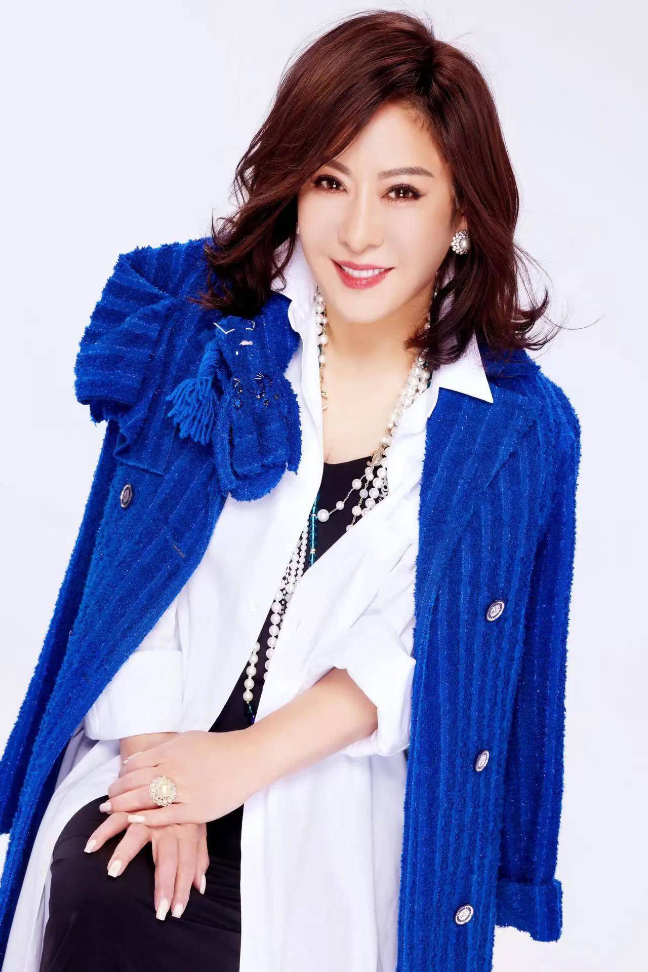 婚後恩愛45年!66歲向太「罕公開婚姻秘訣」 經營夫妻之道「就像在存撲滿」:自然白頭偕老