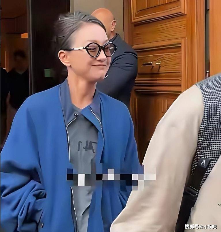 離婚後單身無子!51歲金馬影后「素顏現身活動」 滿頭白髮老態「昔日童顏崩壞」網全認不出...