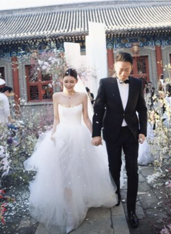 有喜了？汪小菲「二婚6個月」嫩妻傳懷孕　直播「關鍵一幕露餡」網狂喊恭喜