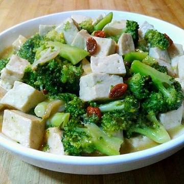 掉髮元凶找到了！研究發現「常喝2大飲品」落髮機率大增　多補充「一關鍵營養」保住年輕秀髮