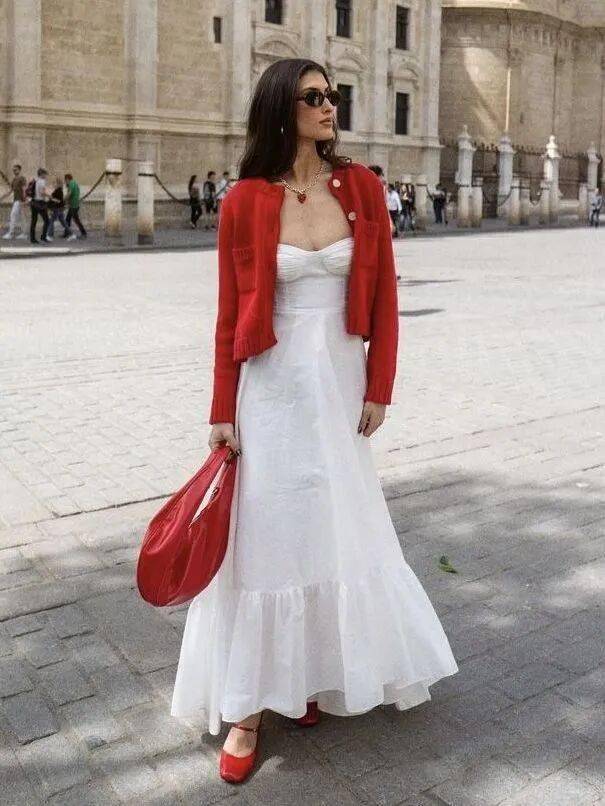 又流行回來了！今年秋冬女人「只需要一件裙＋一雙鞋」：優雅時髦又舒服❤️