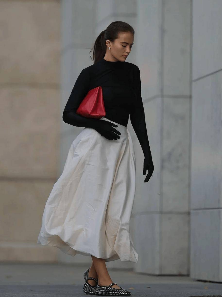 又流行回來了！今年秋冬女人「只需要一件裙＋一雙鞋」：優雅時髦又舒服❤️