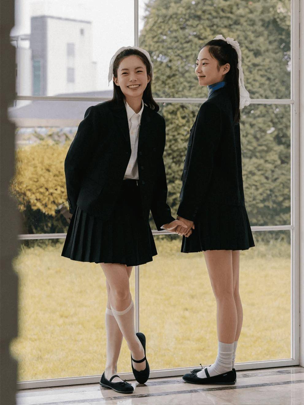 又流行回來了！今年秋冬女人「只需要一件裙＋一雙鞋」：優雅時髦又舒服❤️