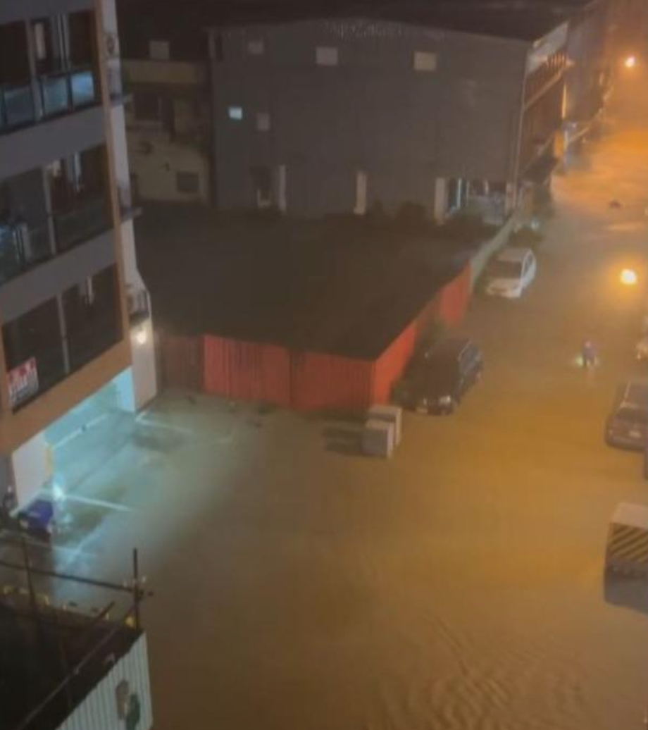 鳳凰颱風肆虐!宜蘭暴雨「一樓民宅全滅頂」淪孤島 15年前噩夢重現「釀38死慘劇」