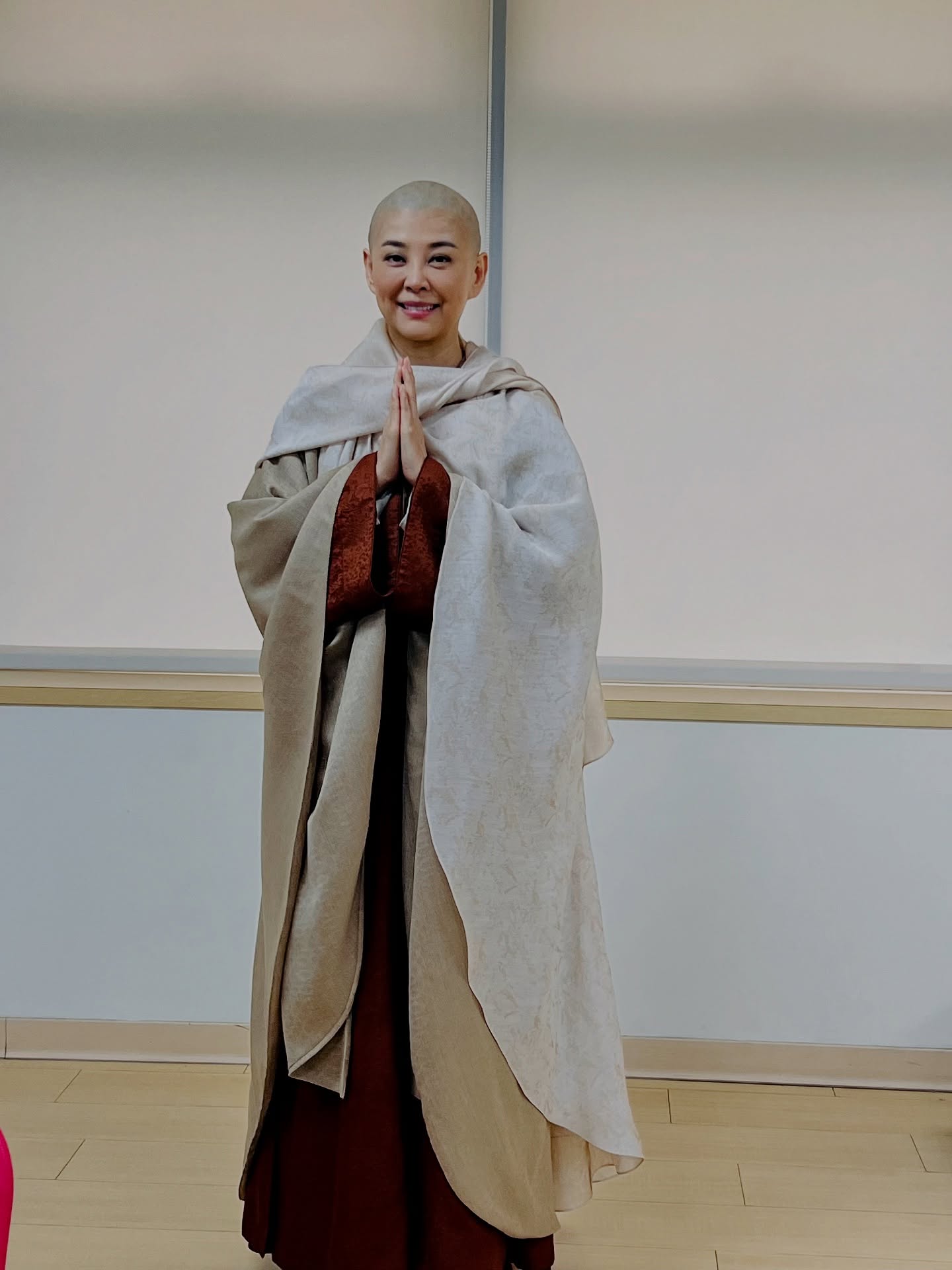 53歲本土劇一姐「突震撼落髮出家」！含淚坦言「已獲媽媽同意」：回不去了...