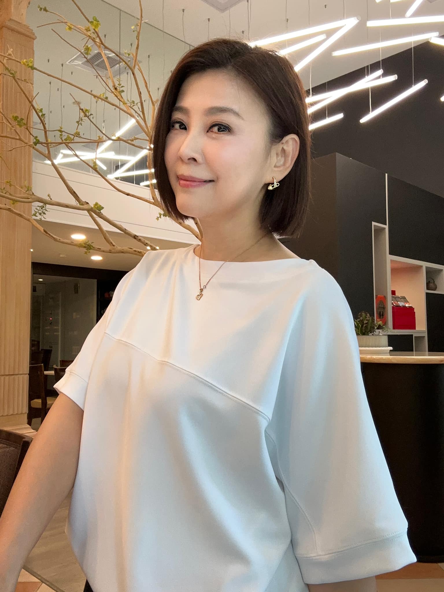 53歲本土劇一姐「突震撼落髮出家」！含淚坦言「已獲媽媽同意」：回不去了...