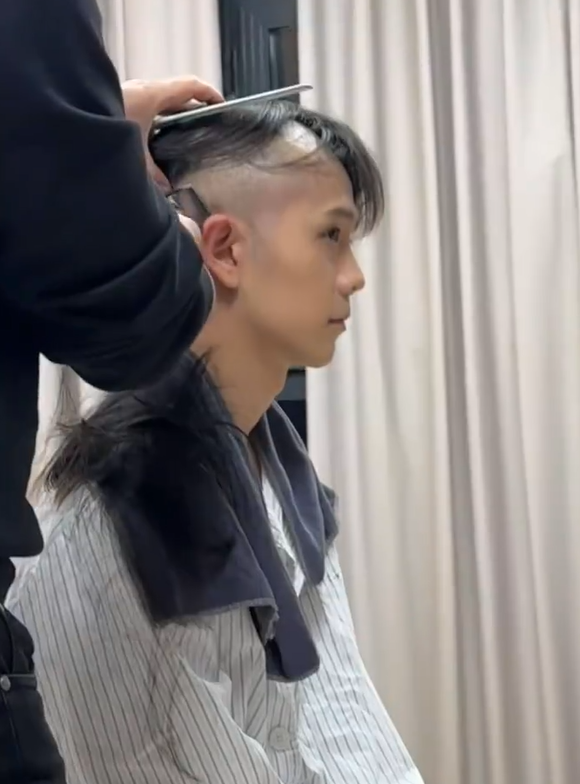 才因病退出演藝圈!知名男星「突剃光頭入院手術」 顫抖痛哭:「要搶回人生的主動權...」