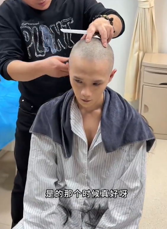 才因病退出演藝圈!知名男星「突剃光頭入院手術」 顫抖痛哭:「要搶回人生的主動權...」