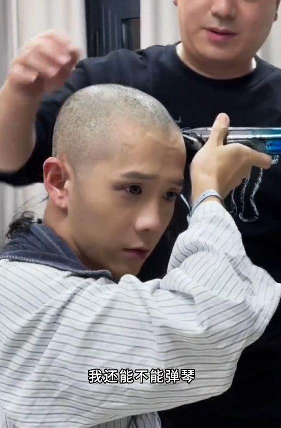 才因病退出演藝圈!知名男星「突剃光頭入院手術」 顫抖痛哭:「要搶回人生的主動權...」