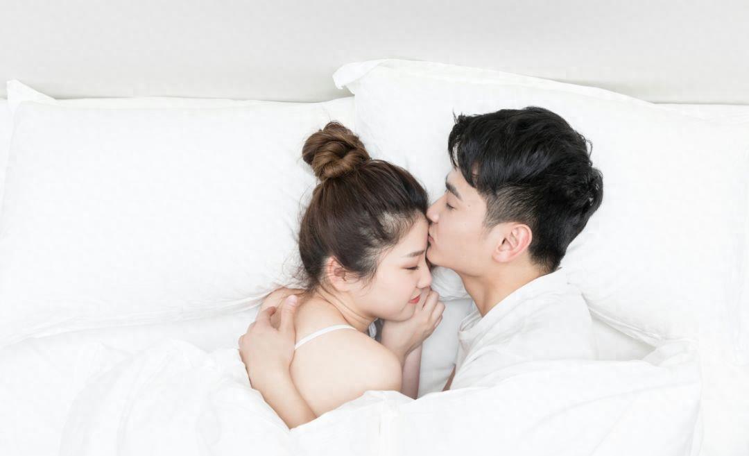 女人停經後!繼續過「夫妻生活」對身體有5個好處 每個男女人都該了解一下