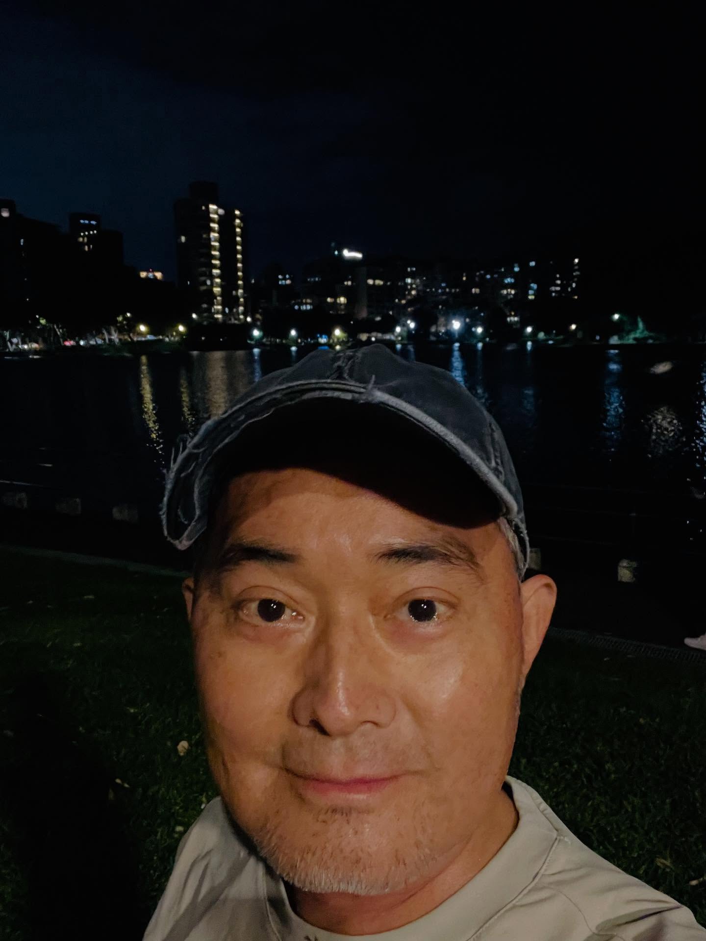 切除口腔腫瘤!58歲江國賓「沉寂4個月現身了」 嘆氣「曝現在狀況」:以為撐一下就過去...