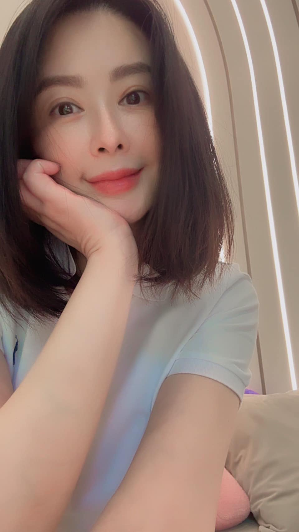 嫁小15歲尪！蕭淑慎結婚8周年「鏡頭前曬全身瘀青」　疑遭家暴她嘆：「不停問自己發生什麼？」