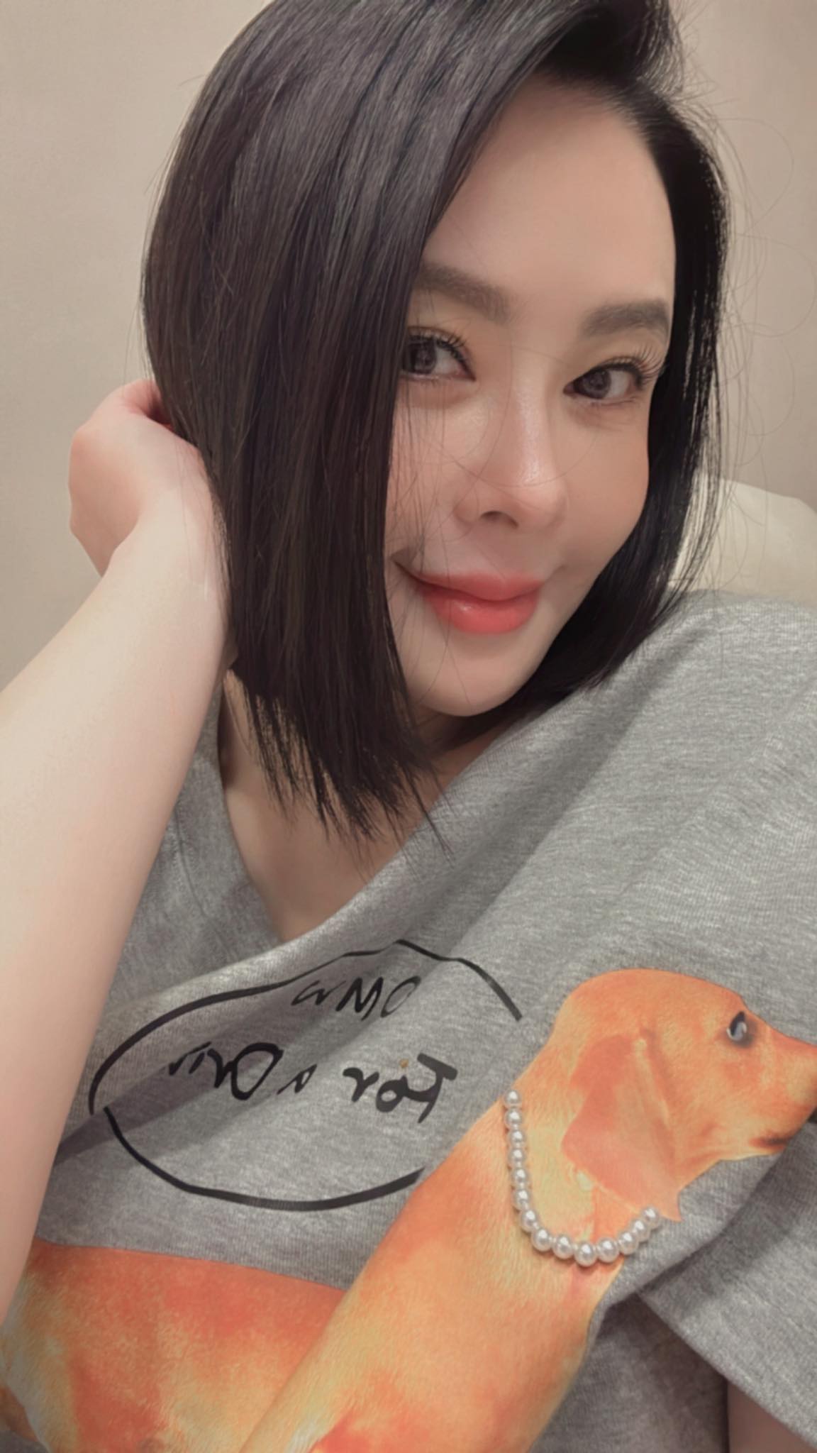 嫁小15歲尪！蕭淑慎結婚8周年「鏡頭前曬全身瘀青」　疑遭家暴她嘆：「不停問自己發生什麼？」