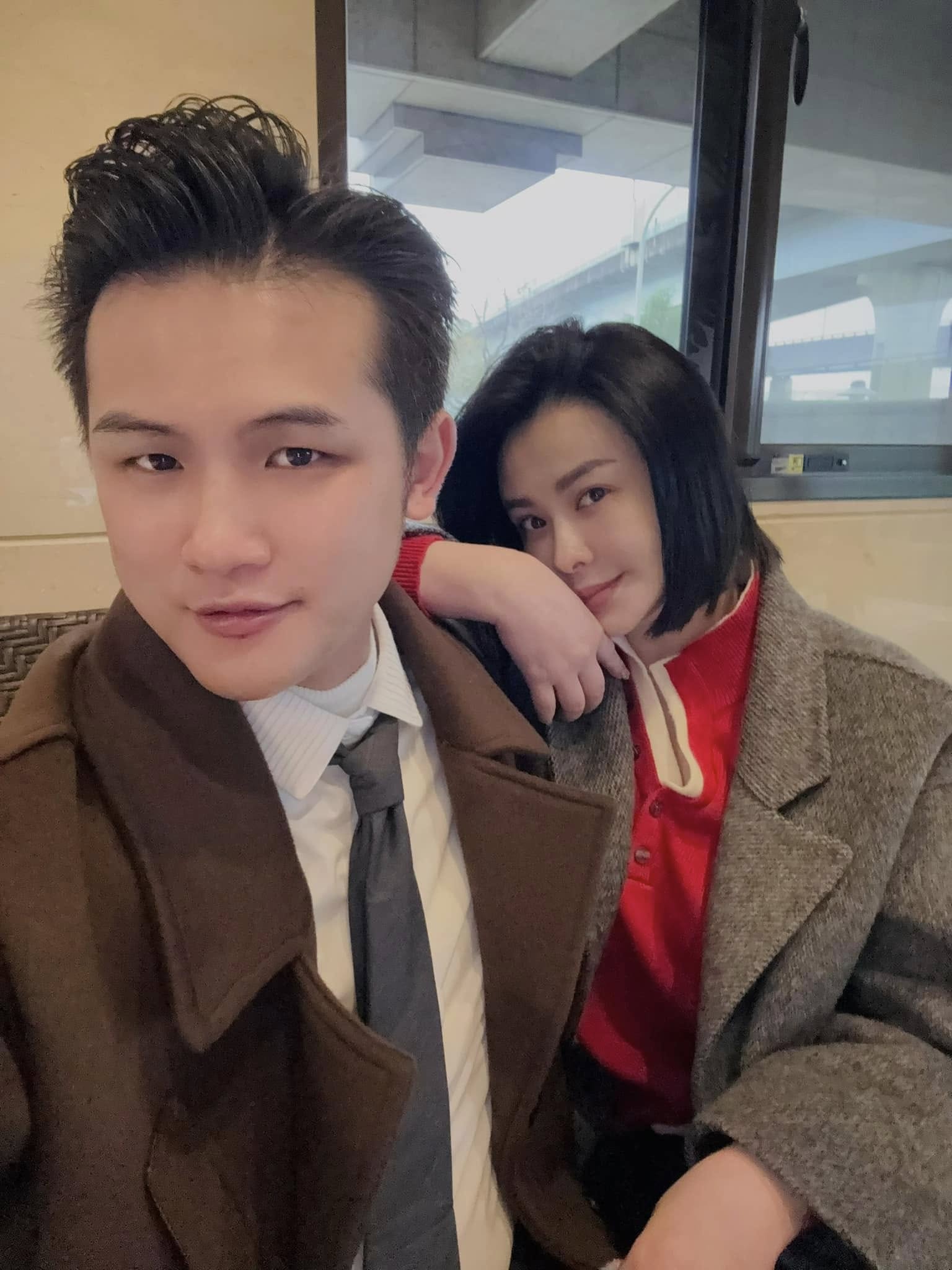 嫁小15歲尪！蕭淑慎結婚8周年「鏡頭前曬全身瘀青」　疑遭家暴她嘆：「不停問自己發生什麼？」