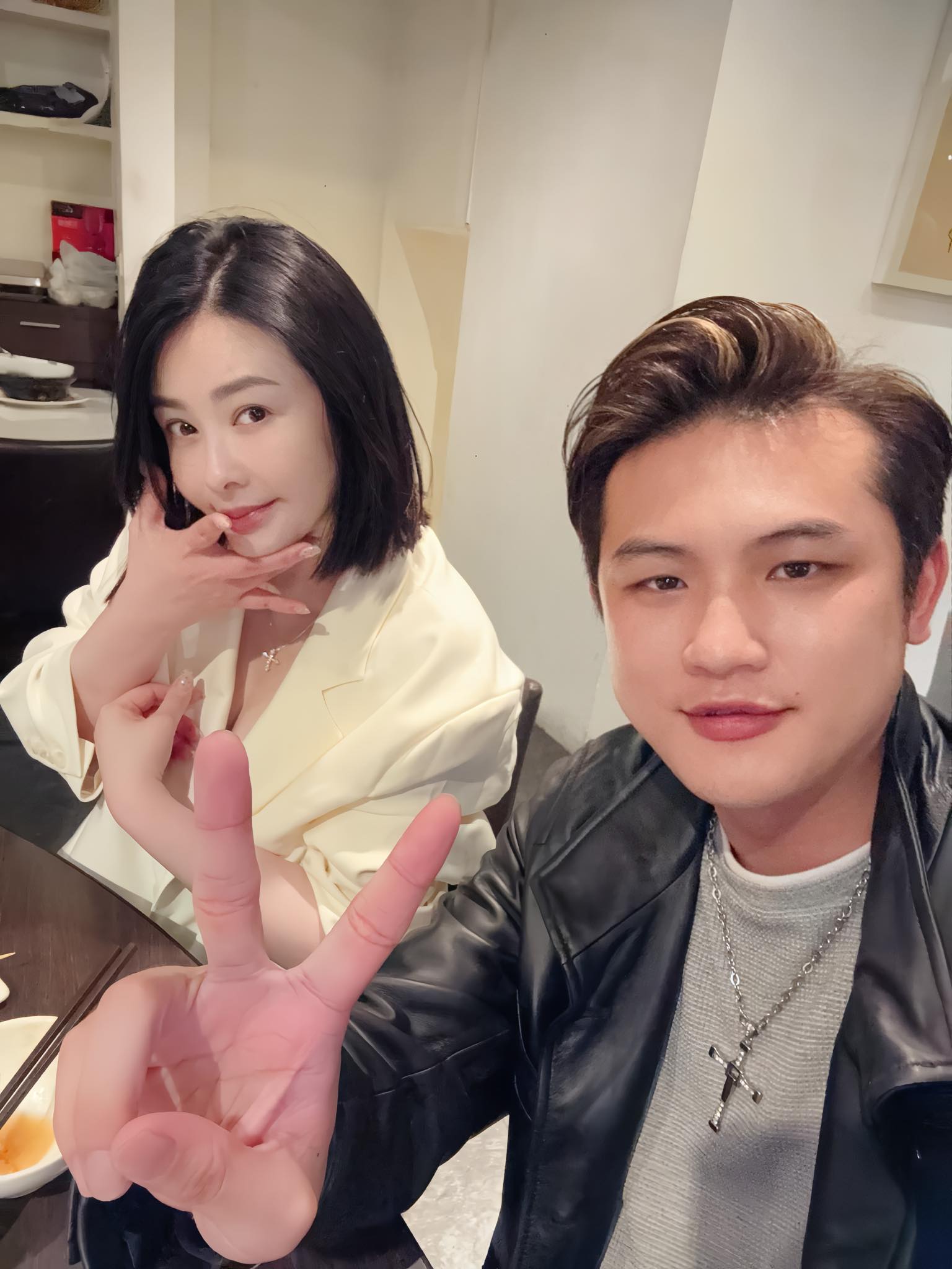 嫁小15歲尪！蕭淑慎結婚8周年「鏡頭前曬全身瘀青」　疑遭家暴她嘆：「不停問自己發生什麼？」