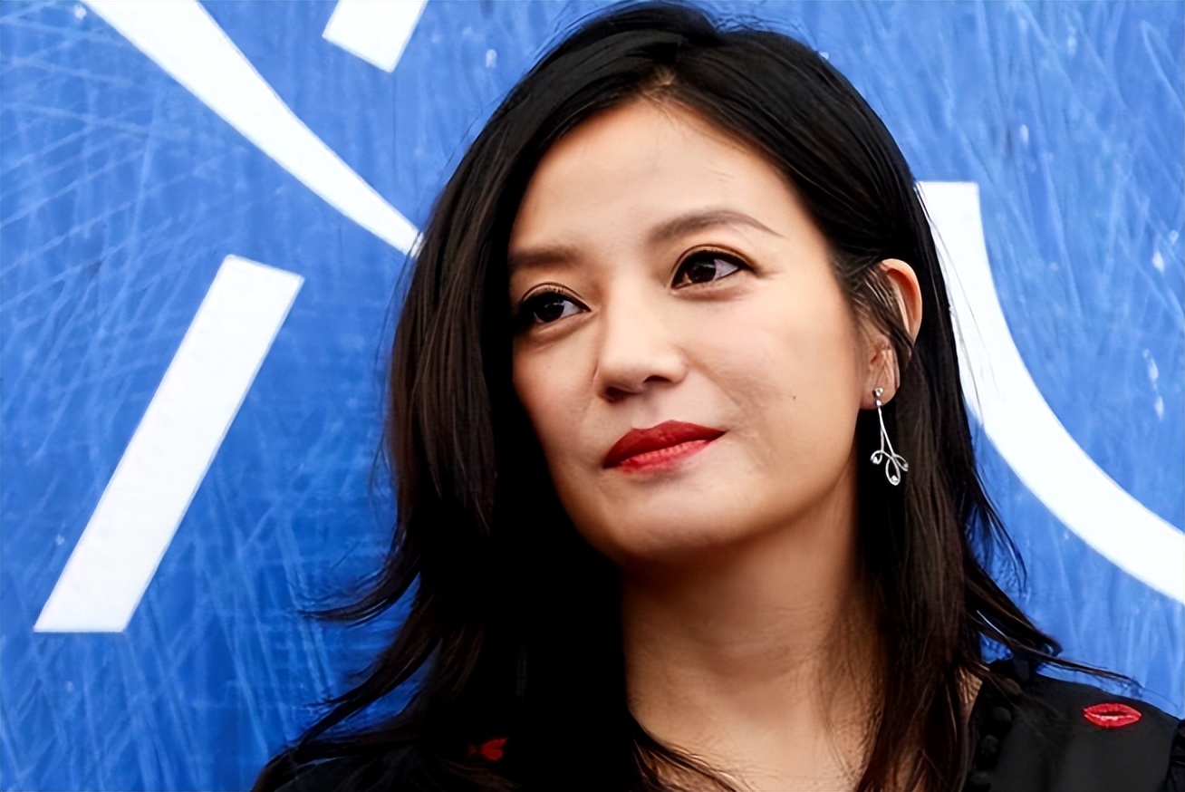 被封殺4年!49歲趙薇「突傳胃癌離世」 婚姻事業全無「淡出後蹤跡曝光」粉絲嚇哭:走的是她...