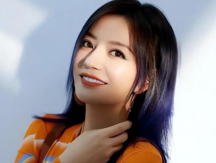 被封殺4年!49歲趙薇「突傳胃癌離世」 婚姻事業全無「淡出後蹤跡曝光」粉絲嚇哭:走的是她...