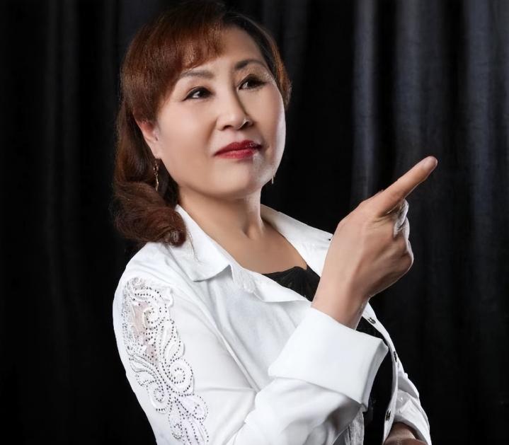 被封殺4年!49歲趙薇「突傳胃癌離世」 婚姻事業全無「淡出後蹤跡曝光」粉絲嚇哭:走的是她...