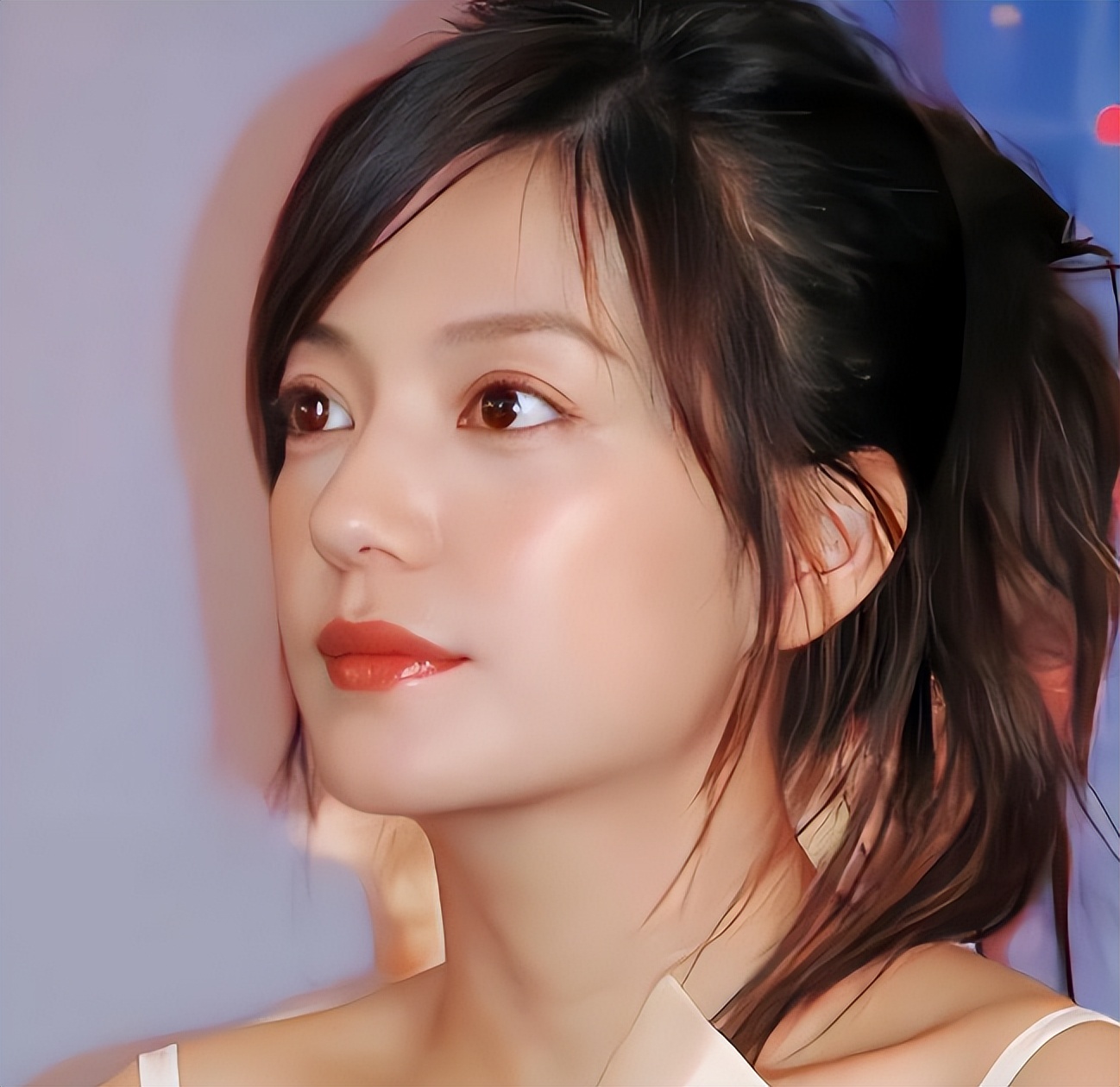 被封殺4年!49歲趙薇「突傳胃癌離世」 婚姻事業全無「淡出後蹤跡曝光」粉絲嚇哭:走的是她...