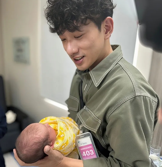 找代理孕母！台灣男同志嗨喊「一舉懷上四胞胎」　過程曝光「網砲轟噁心」：堅持不減胎