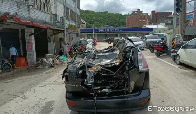 國軍救災「壓毀2台民車」！卓榮泰強硬回應「跟他一人賠一台」賠償金額曝光