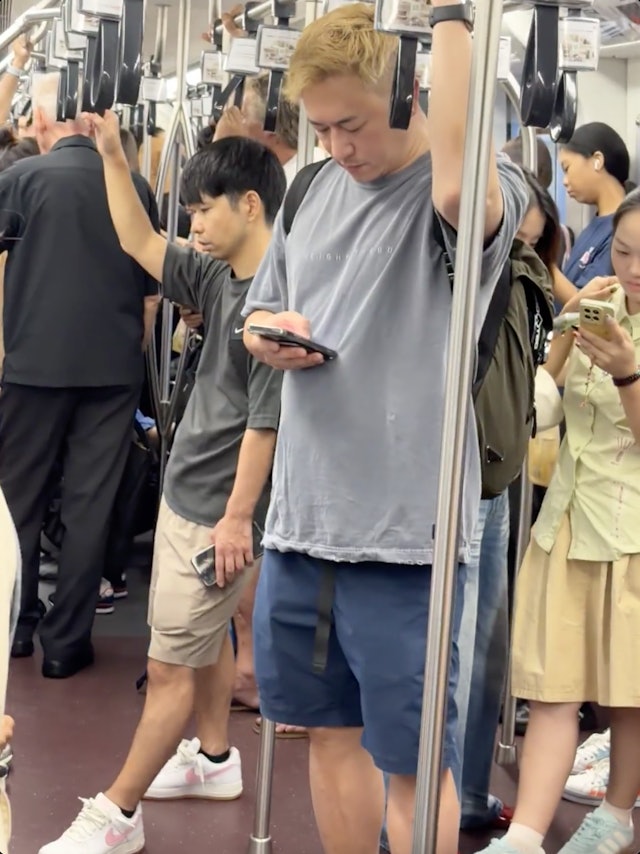 曾靠神顏迷倒無數人！昔日帥氣小生「沉寂多年被巧遇」　明顯發福「凸肚藏不住」網全認不出