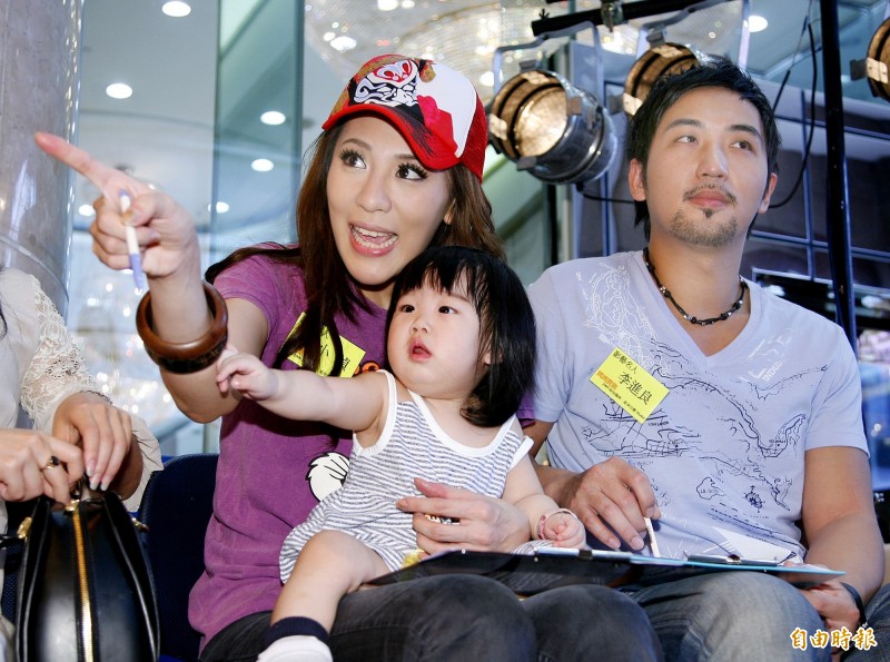 胡瓜孫女要出道？小禎愛女「18歲顏值神進化」　李進良「大動作助愛女出道」小禎一原因阻止