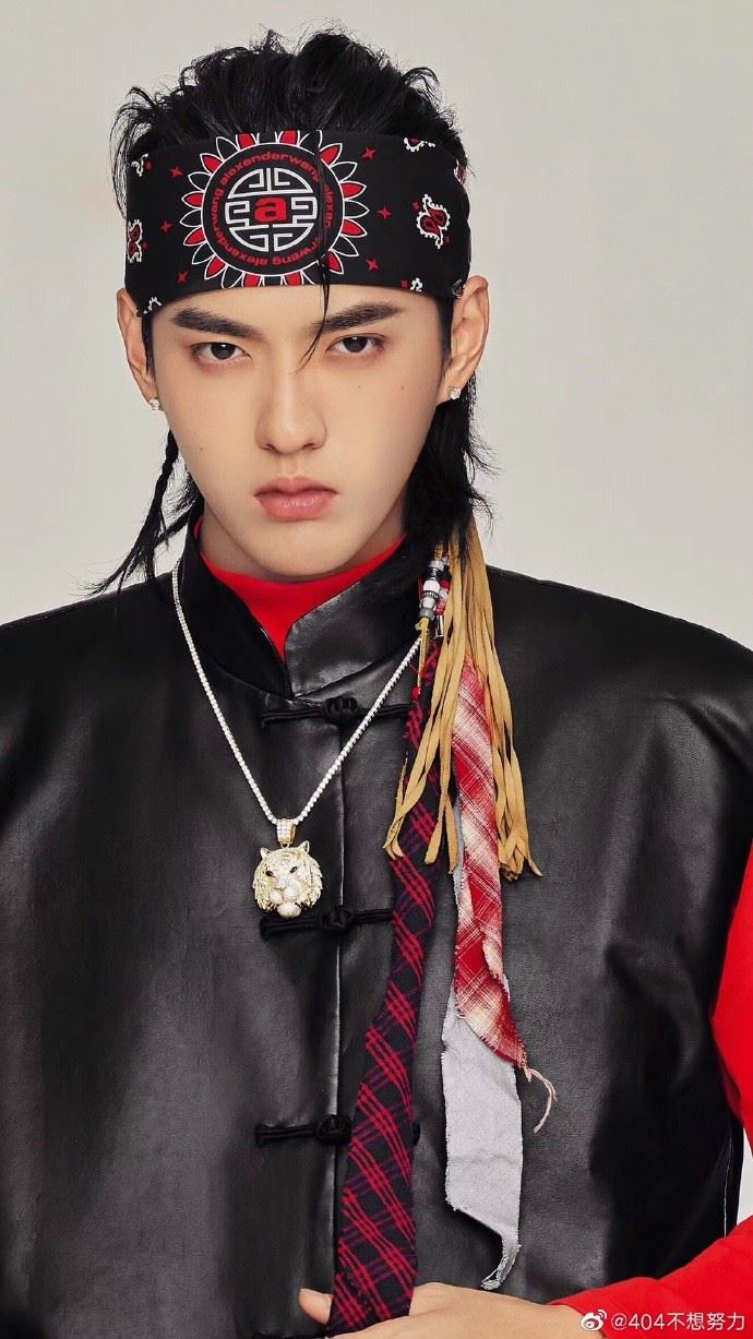 傳獄中暴斃慘死！吳亦凡媽媽「親手送兒子進監獄」豬隊友行徑曝光