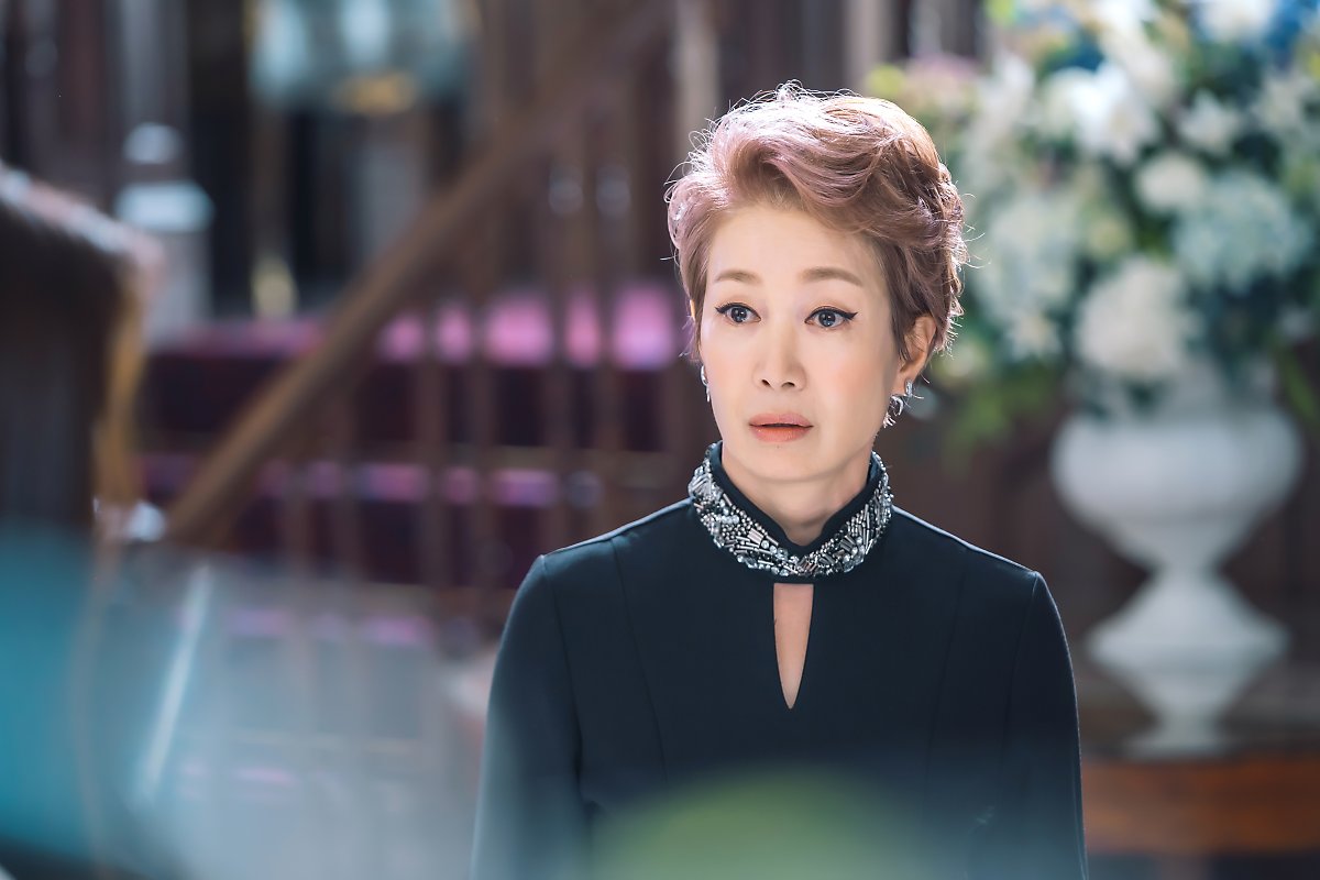 兩性關係中！男人最好別碰「40到50歲的女人」：她們一點都不好惹