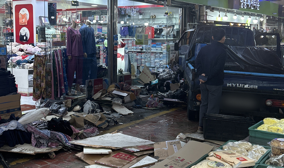 快訊/卡車暴衝菜市場!高速拖行「3阿嬤當場沒心跳」 現場狼藉「死傷不斷攀升」