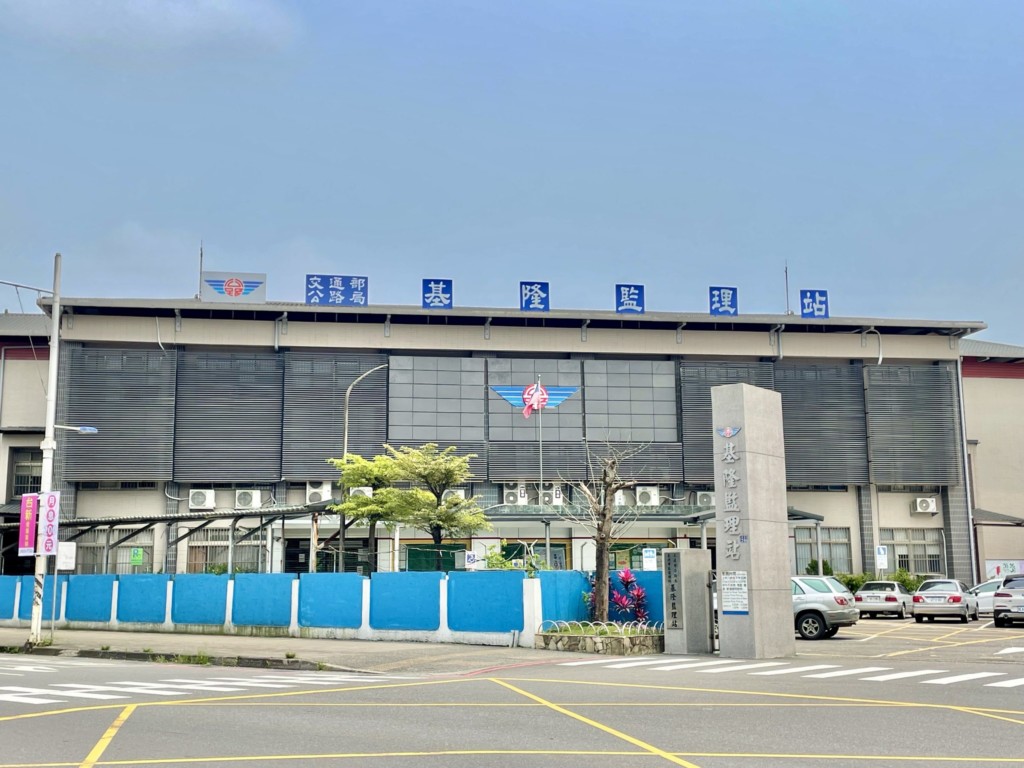 全台貓奴狂搶!車牌「CAT-8888」天價得標金額曝光 創監理站紀錄