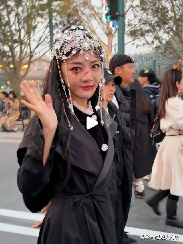 曾是甜美女神！知名女星「頂超尖下巴被偶遇」　暴瘦模樣看傻：「是不是整太多了？」 