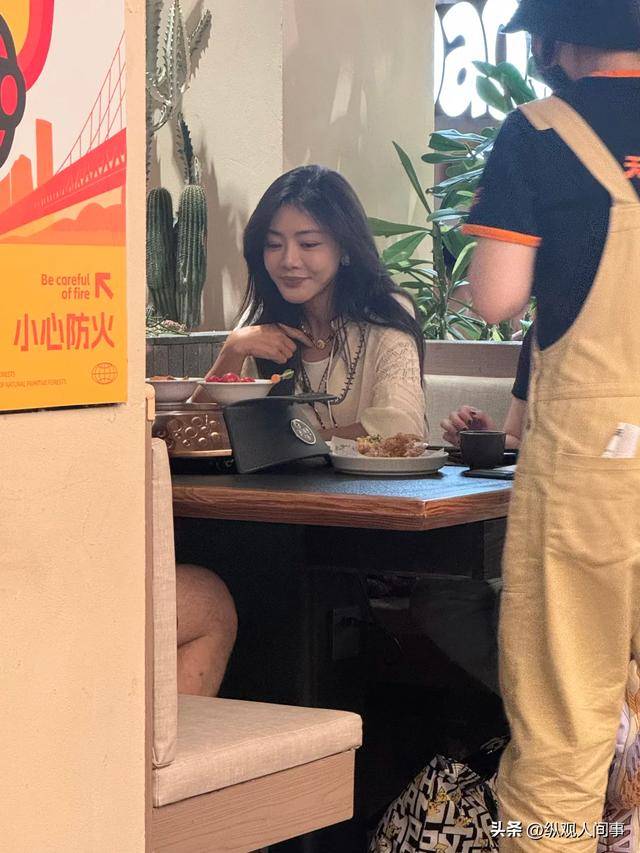 曾是甜美女神！知名女星「頂超尖下巴被偶遇」　暴瘦模樣看傻：「是不是整太多了？」 