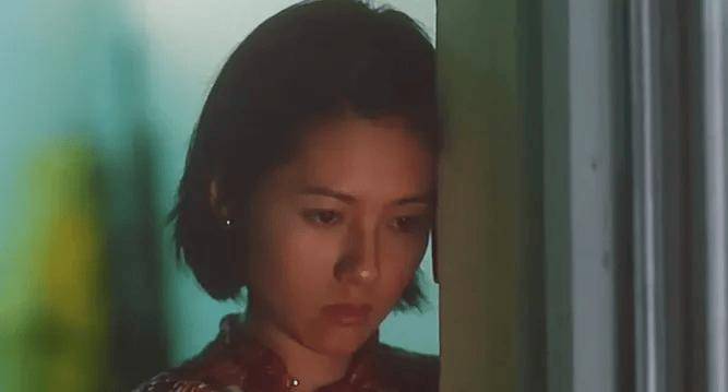 被封人間水蜜桃！59歲金馬影后「清純性感兼具」卻陷小三風波　多年後復出「變成冷豔御姐」網全認不出