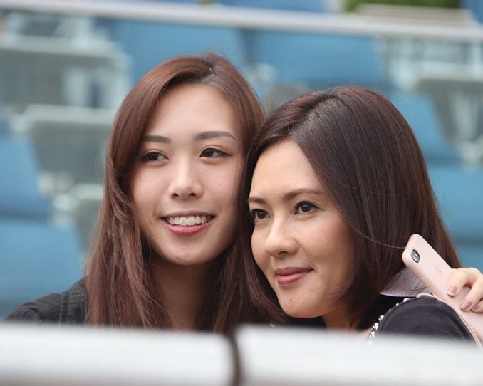 穿回衣服的女神!李麗珍「擺脫豔星形象」實力登上雙料影后 「曬台灣旅遊照」55歲凍齡美翻❤️