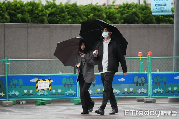 最新/入秋最強冷空氣來了!北台灣「下探13度」 不只冷「連3天雨彈來襲」影響時間曝光