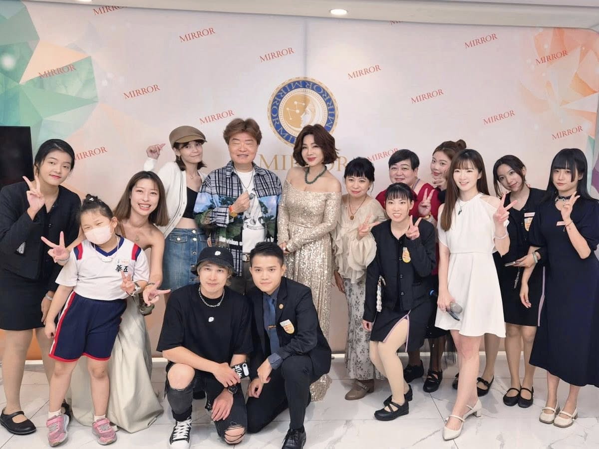 低胸性感亮相!陳美鳳「一部位爆改」年輕10歲 「一亮點卻遭嘲笑」粉絲心疼:都快70歲了