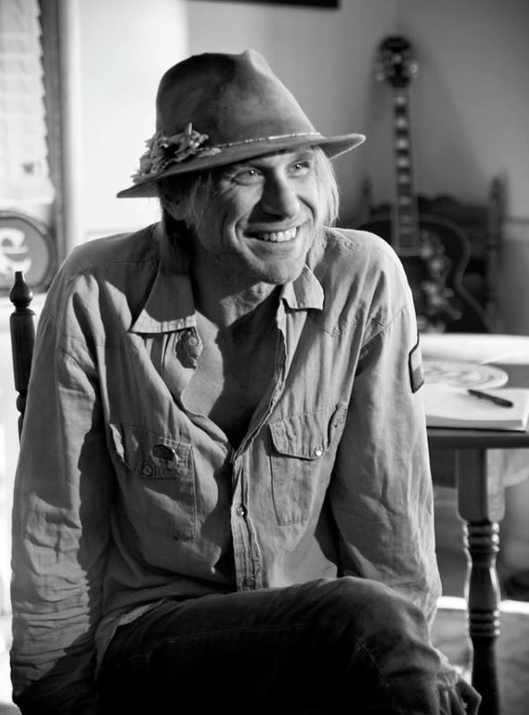 快訊/59歲演藝圈大哥「驚傳送醫不治」!家屬痛哭:「還來不及道別」