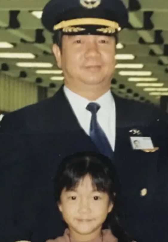 昨日證實噩耗!金鐘主持人「機師爸爸驚傳過世」 悲求外界做1事:「讓他繼續翱翔天際...」